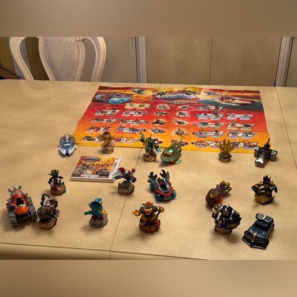 Skylanders Super Chargers Bundle - Picture 2 of 13